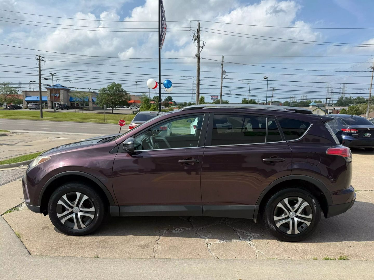 2017 Toyota Rav4 - Image 1