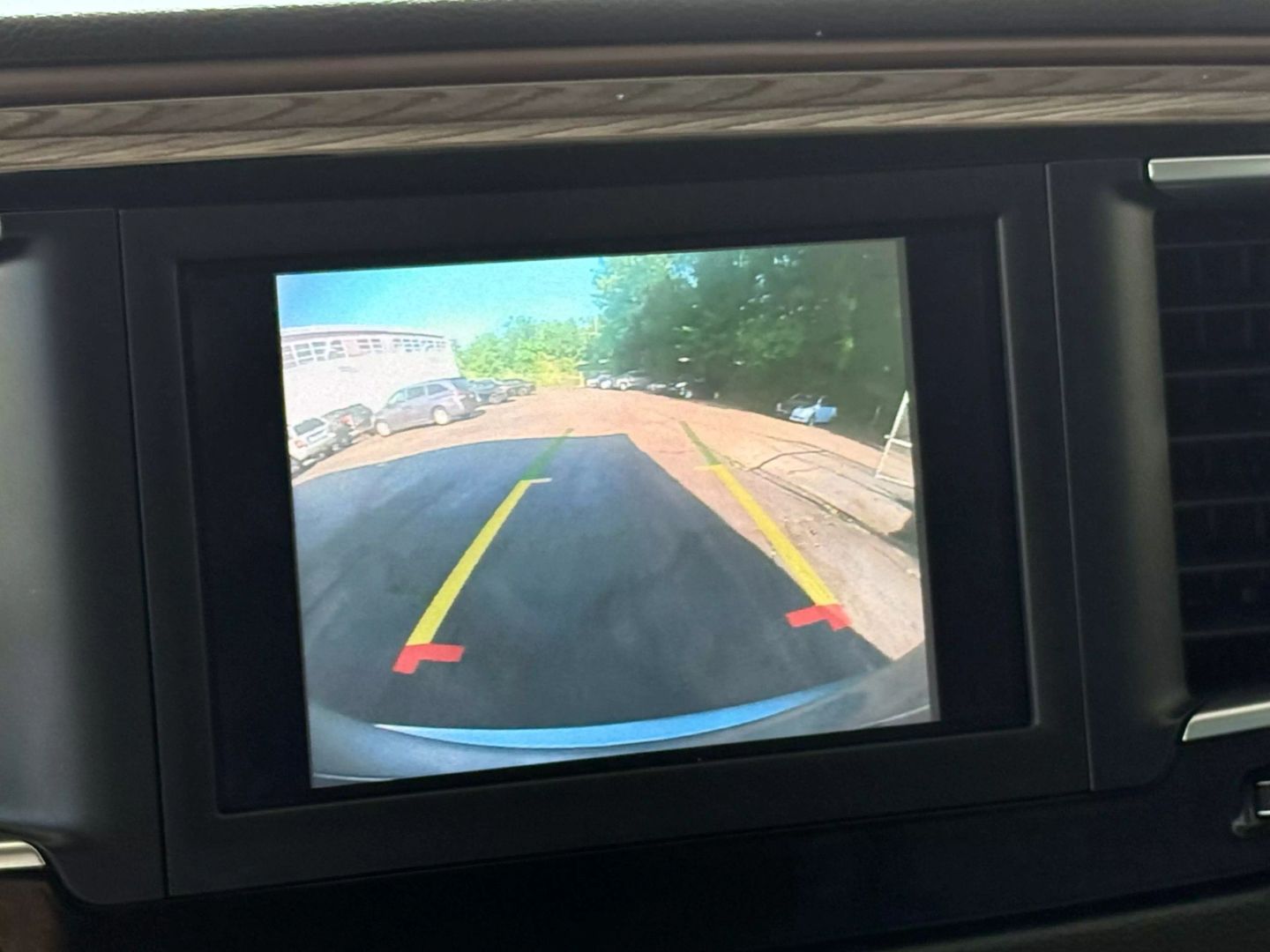 2019 Chrysler Pacifica - Image 36