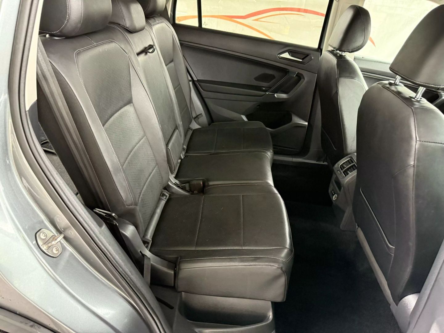 2018 Volkswagen Tiguan - Image 22