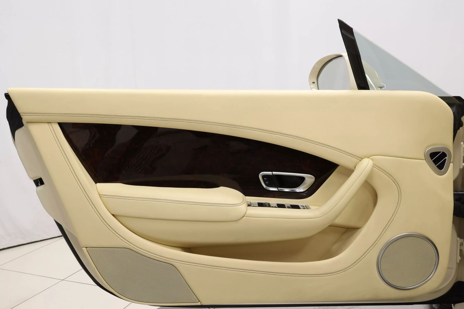 2016 Bentley Continental - Image 9