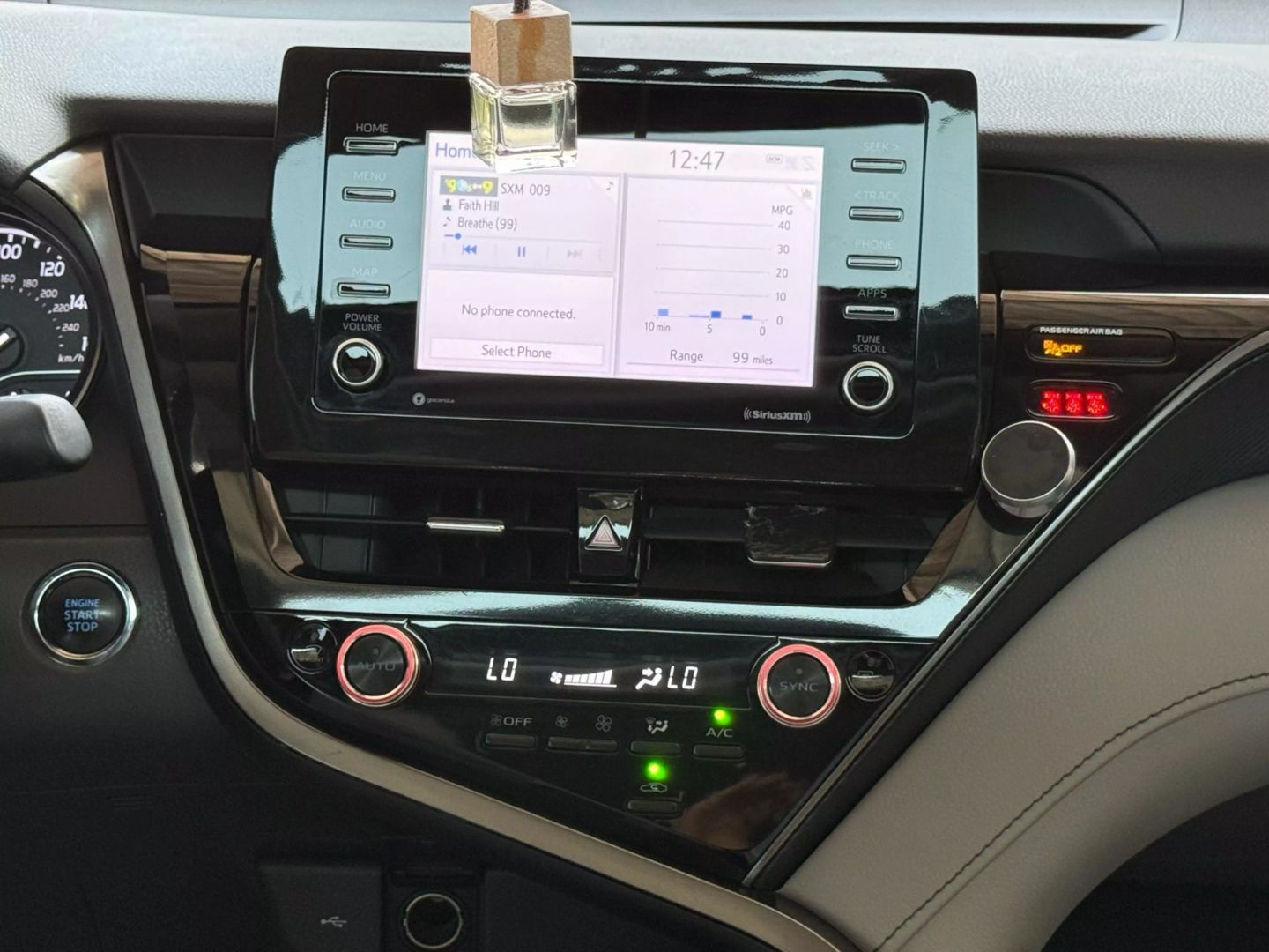 2022 Toyota Camry - Image 28