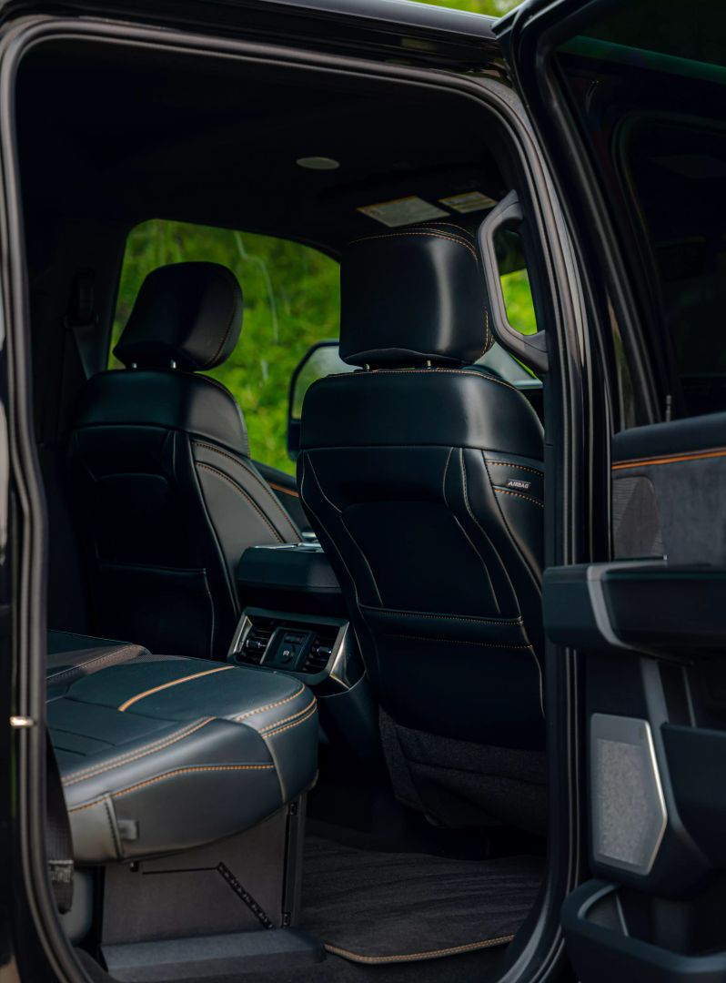 2024 Ford F350 Super Duty Crew Cab - Image 24