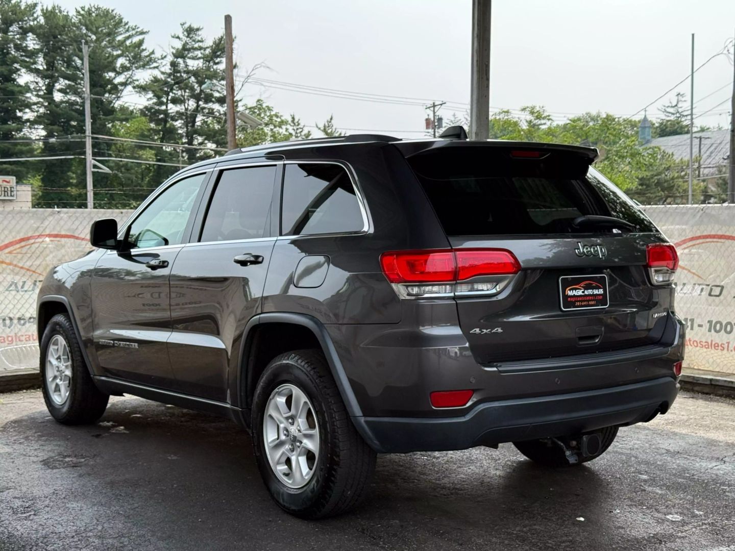 2017 Jeep Grand Cherokee - Image 9