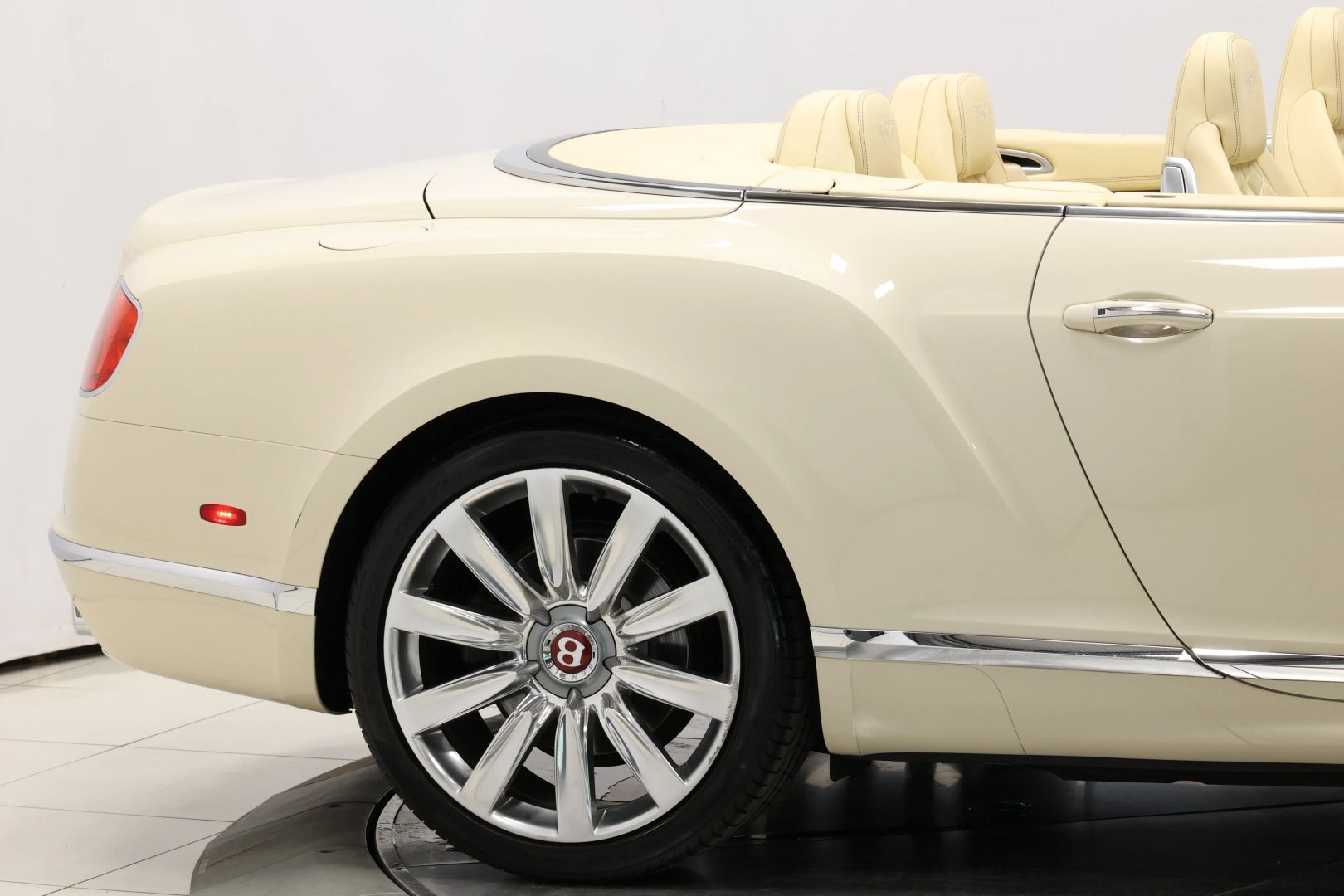 2016 Bentley Continental - Image 63