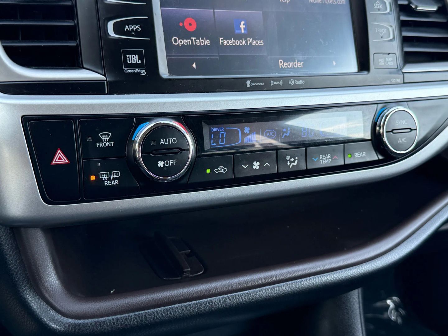 2018 Toyota Highlander - Image 46