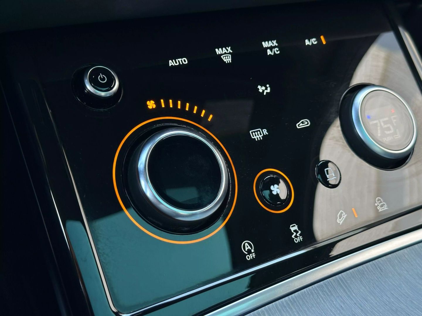 2020 Land Rover Range Rover Evoque - Image 44
