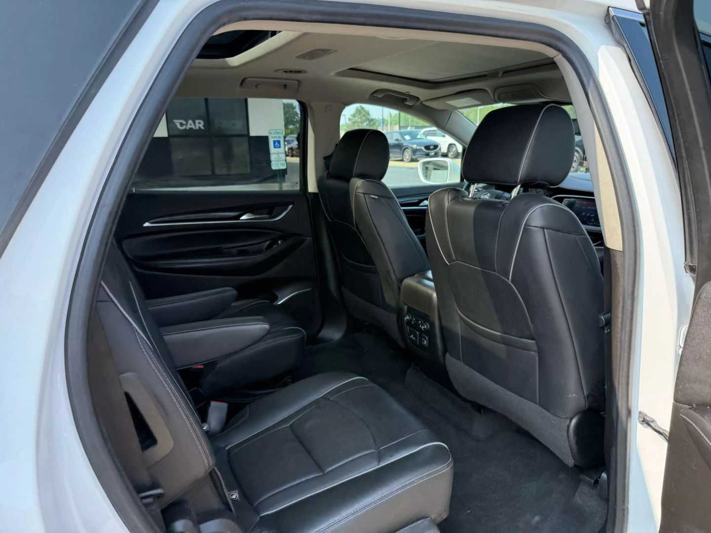 2020 Buick Enclave - Image 24