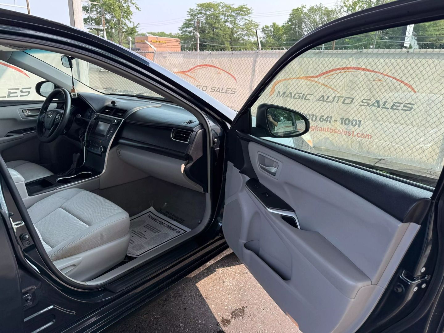 2015 Toyota Camry - Image 24