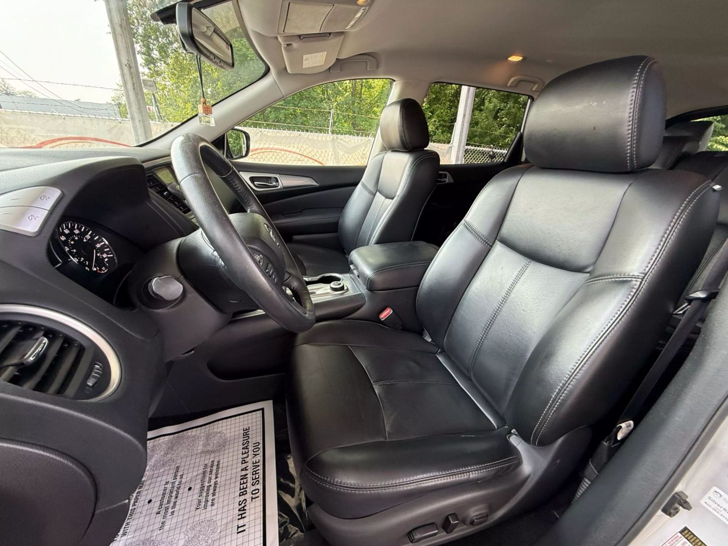 2017 Nissan Pathfinder - Image 16
