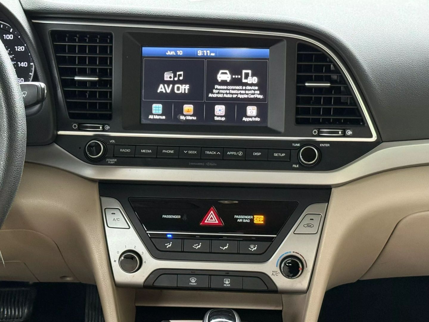 2018 Hyundai Elantra - Image 28