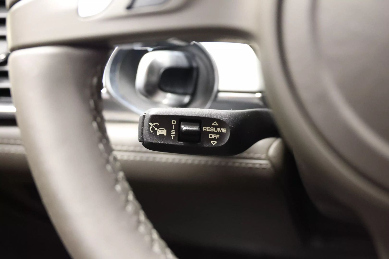 2014 Porsche Panamera - Image 25