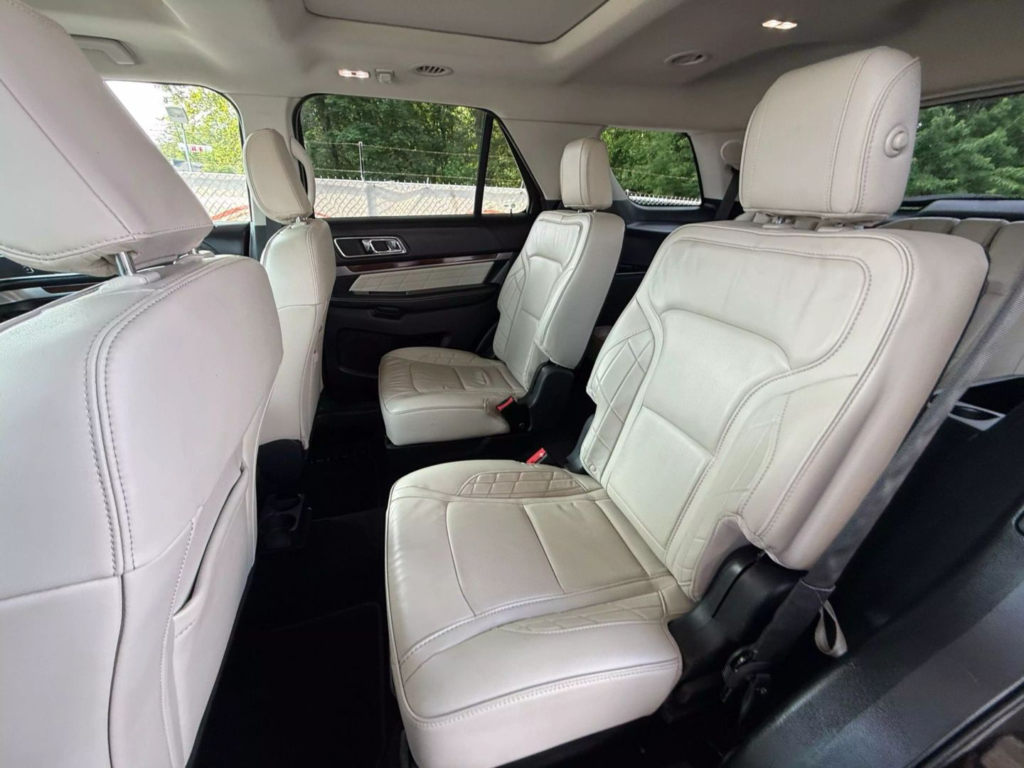 2018 Ford Explorer - Image 19