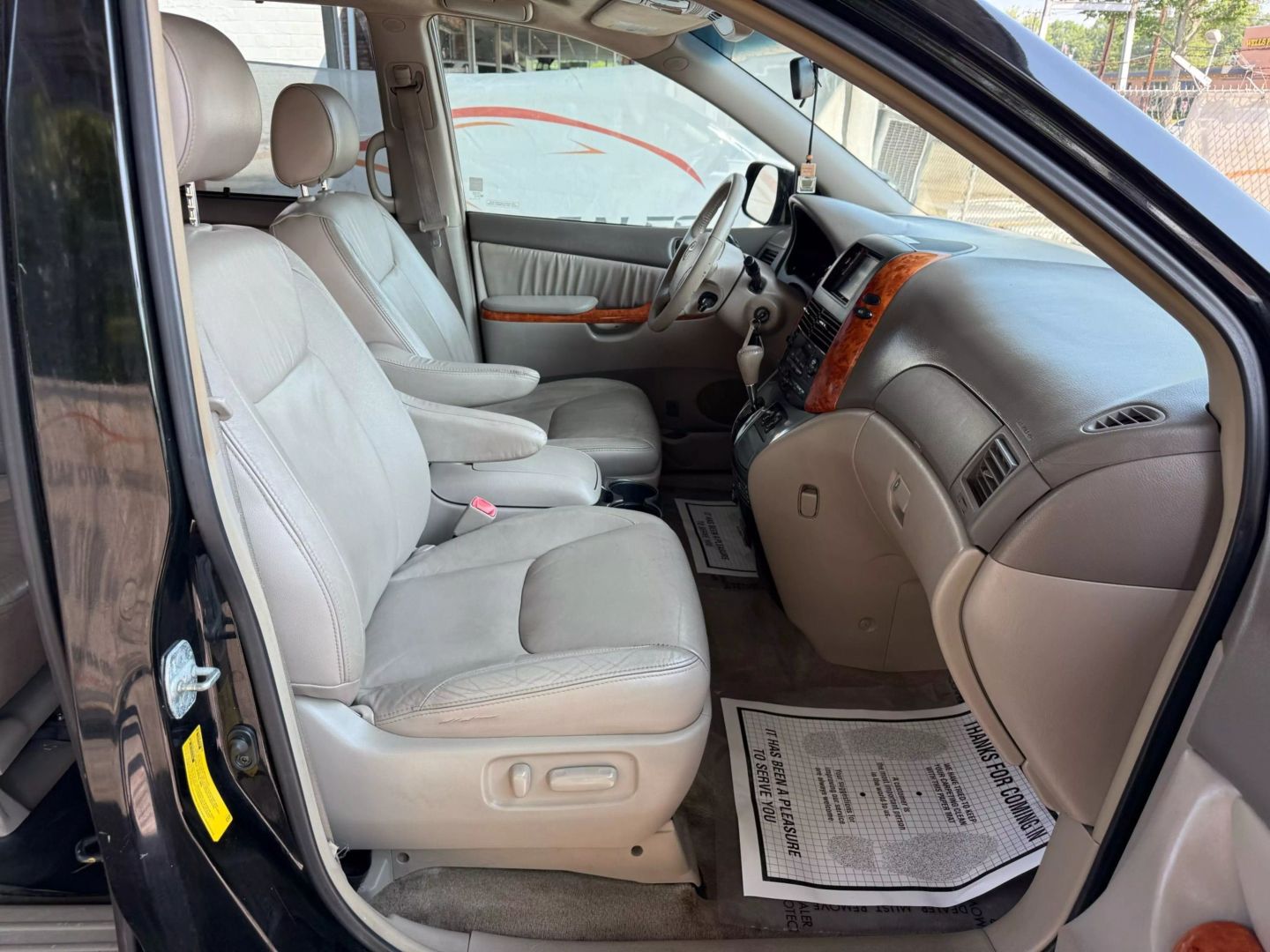 2008 Toyota Sienna - Image 23