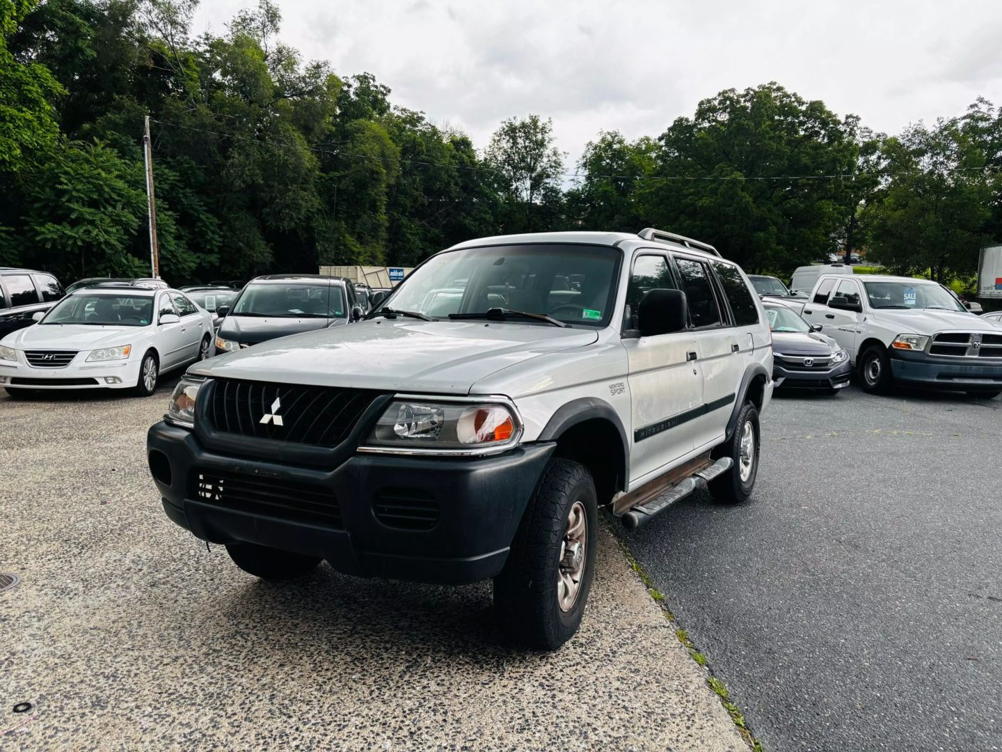 2003 Mitsubishi Montero Sport ES