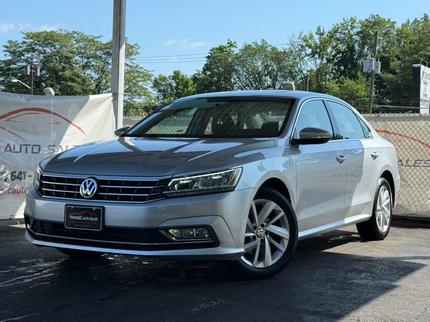 2018 Volkswagen Passat - Image 1