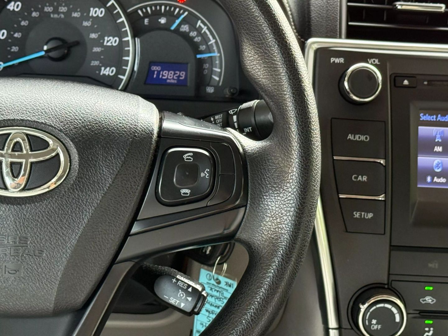2015 Toyota Camry - Image 32