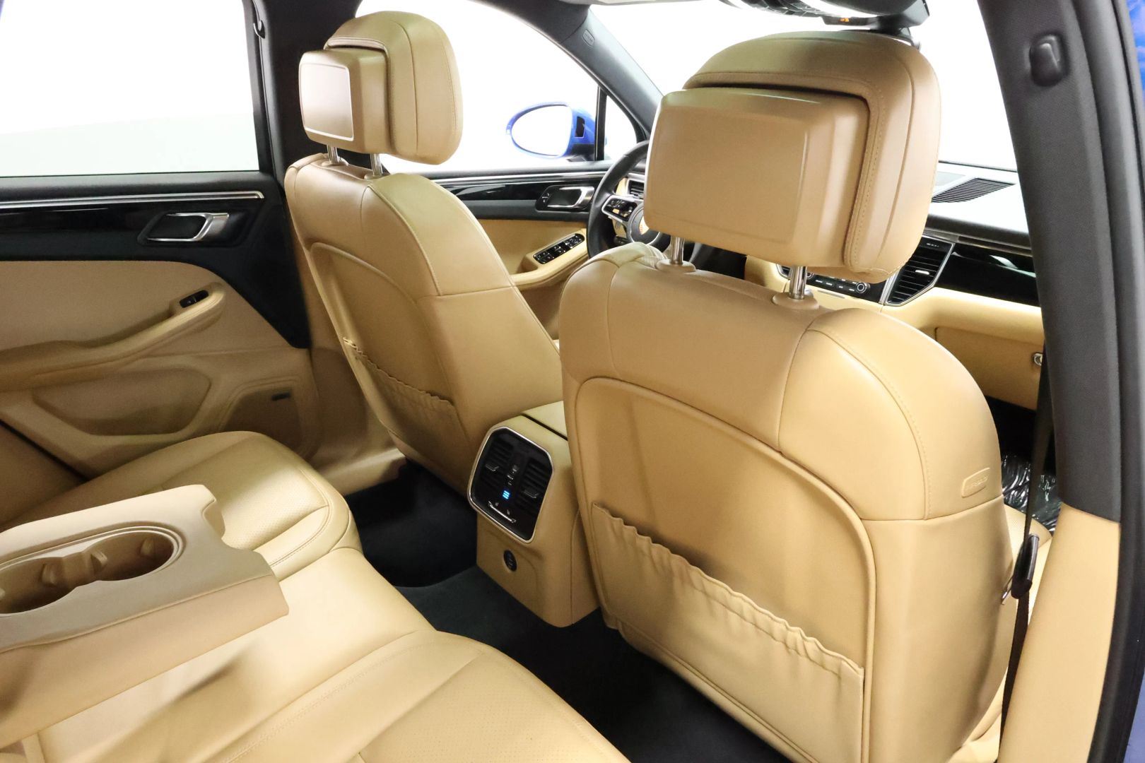 2017 Porsche Macan - Image 81