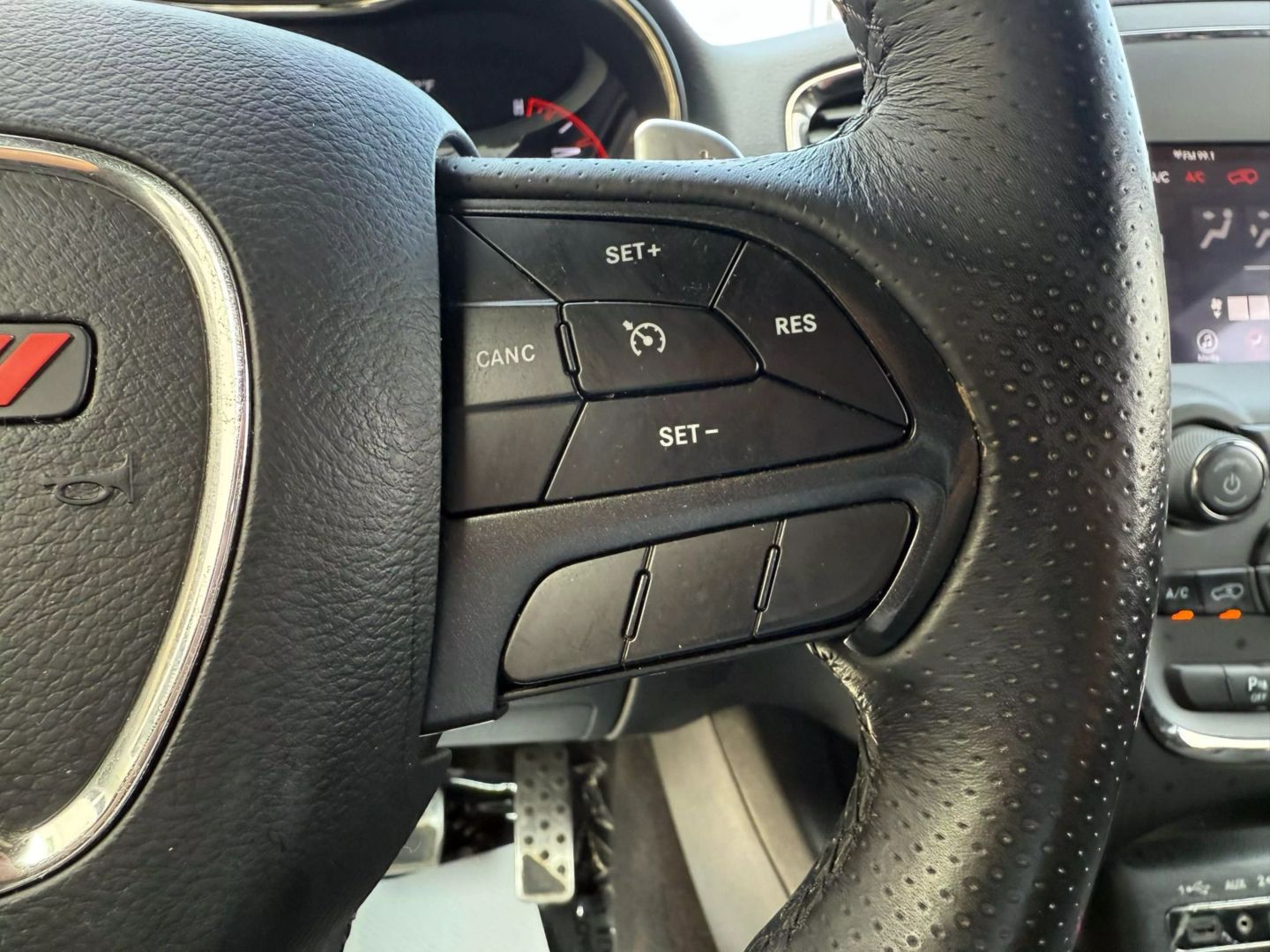 2018 Dodge Durango - Image 32