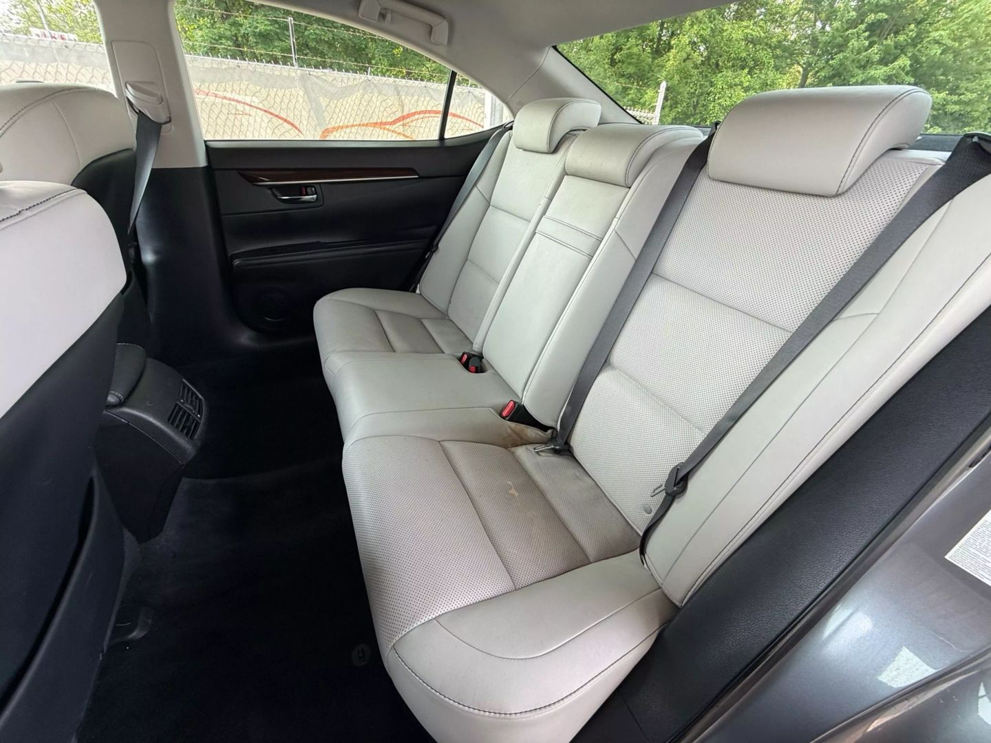 2014 Lexus Es - Image 19