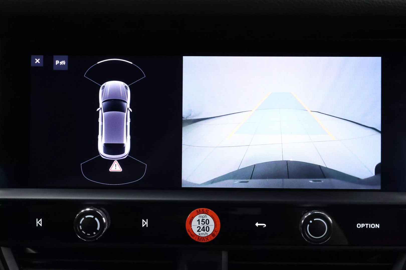 2022 Porsche Macan - Image 32