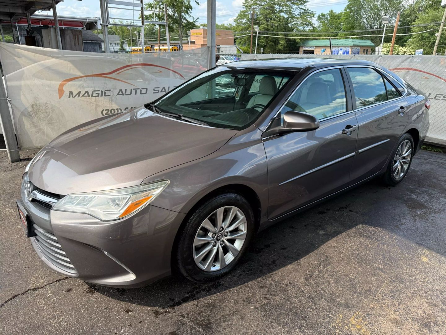 2016 Toyota Camry - Image 8
