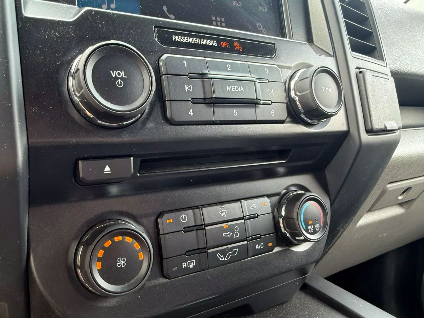 2017 Ford F150 Supercrew Cab - Image 27