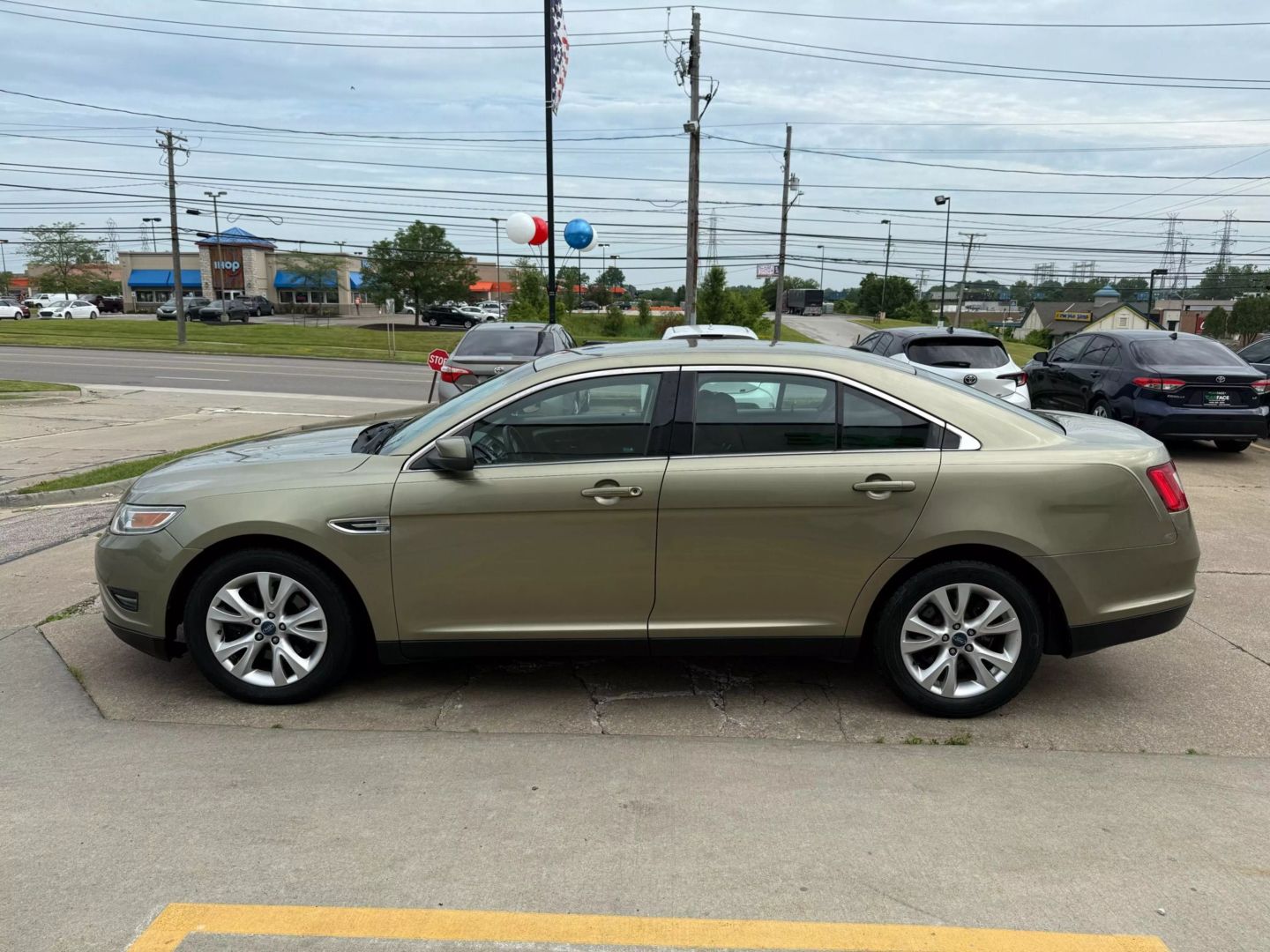 2012 Ford Taurus - Image 6