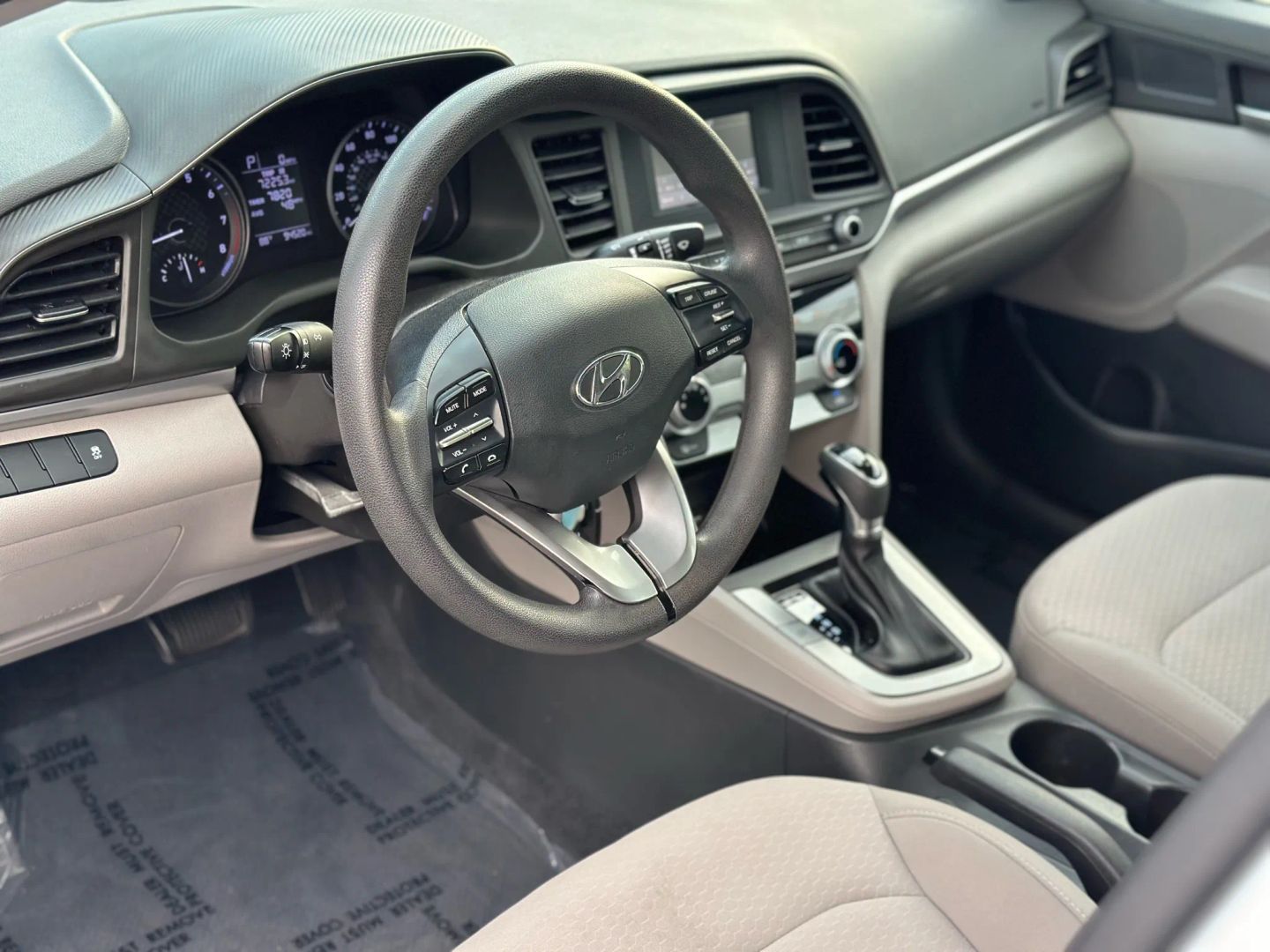 2019 HYUNDAI ELANTRA SEDAN 4-CYL, 2.0 LITER SE SEDAN 4D