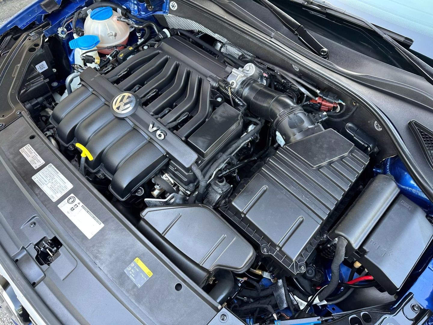 2017 Volkswagen Passat - Image 50