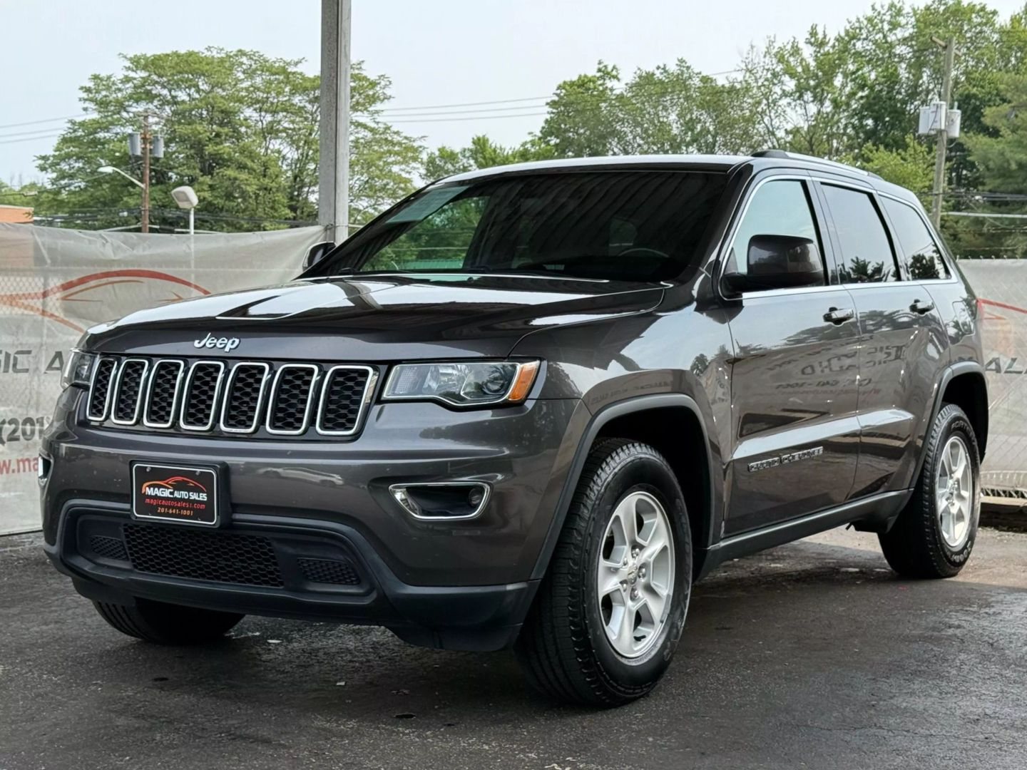 2017 Jeep Grand Cherokee - Image 3