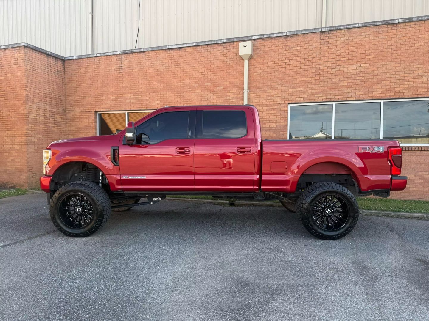 2020 Ford F250 Super Duty Crew Cab - Image 4