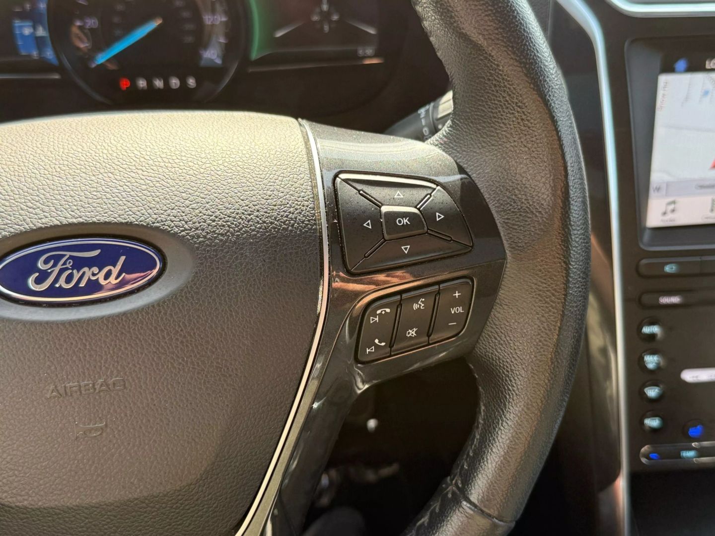 2019 Ford Explorer - Image 34