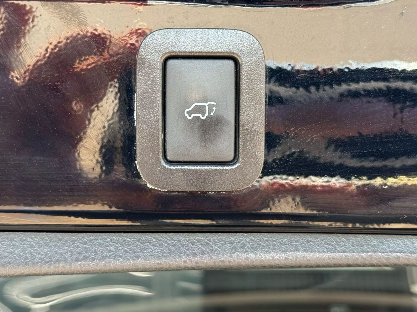 2018 Toyota Highlander - Image 14