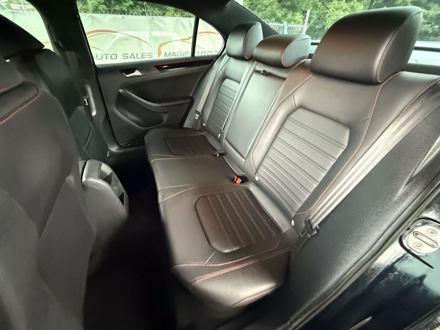 2017 Volkswagen Jetta - Image 19