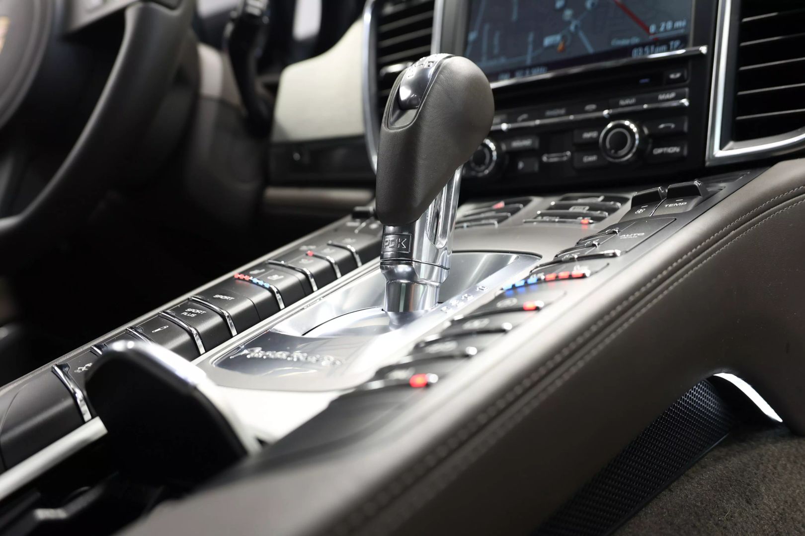 2014 Porsche Panamera - Image 111