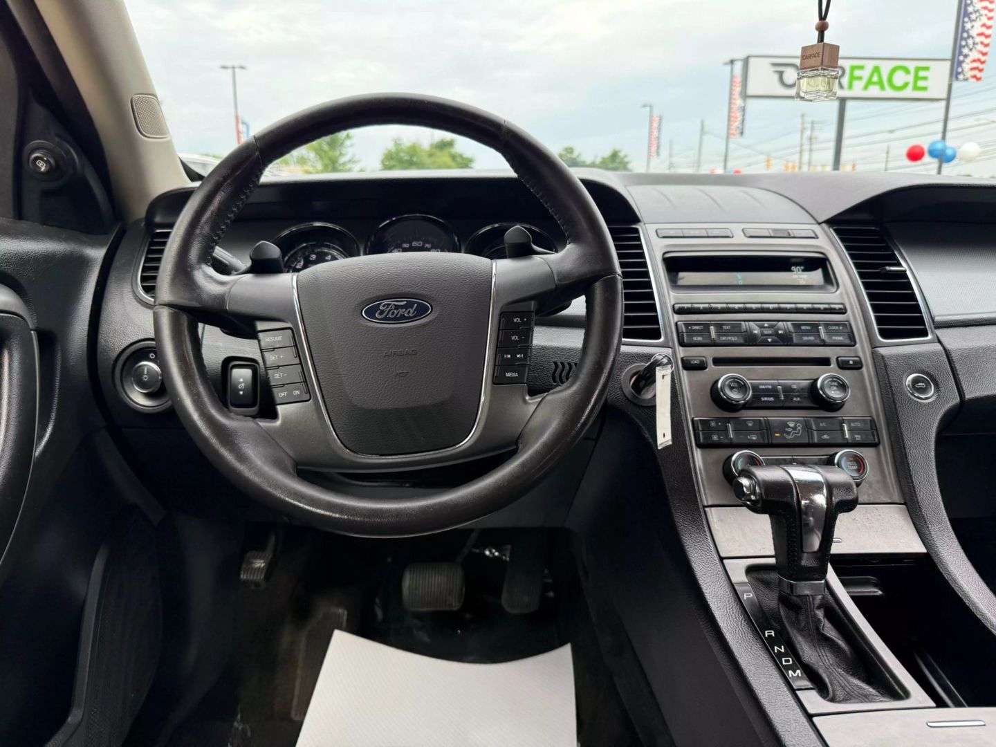 2012 Ford Taurus - Image 27