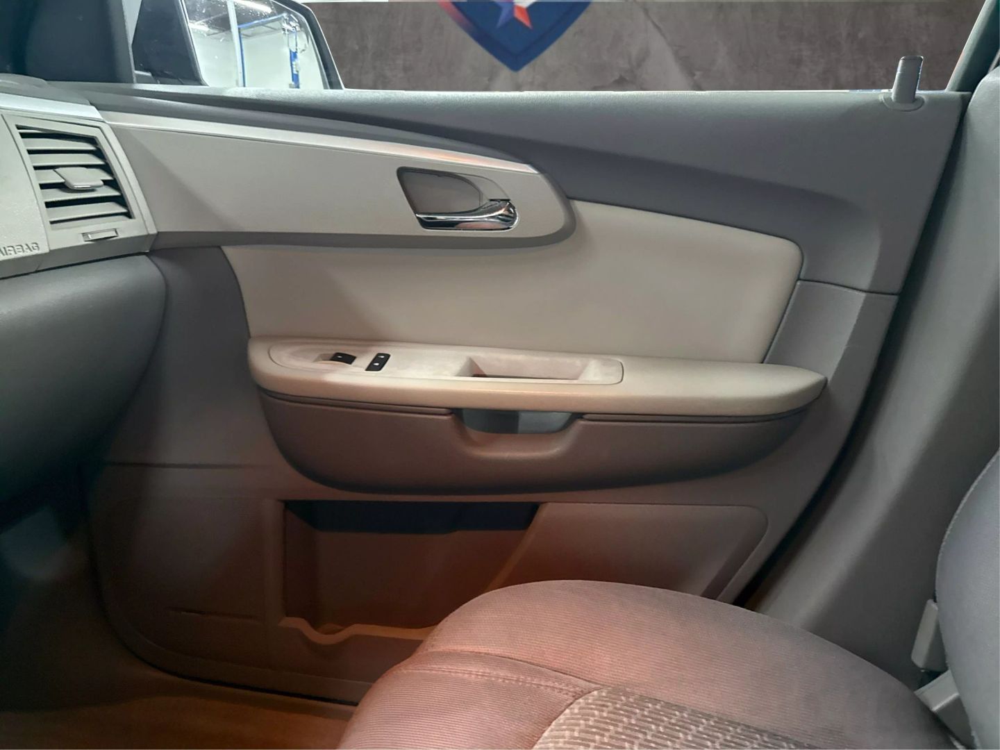 2011 Chevrolet Traverse - Image 38