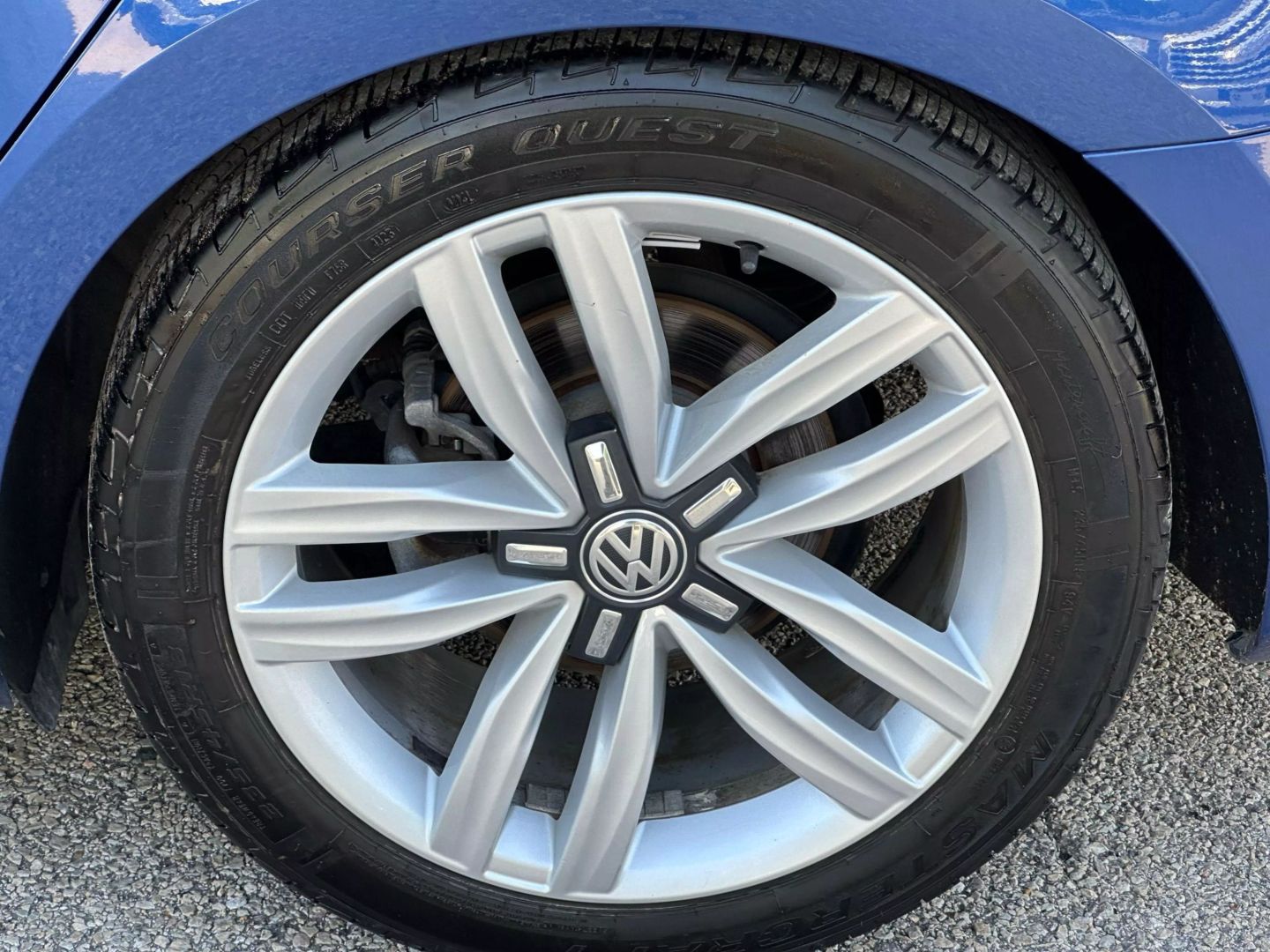 2017 Volkswagen Passat - Image 42
