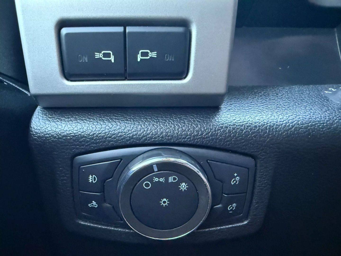 2020 Ford F250 Super Duty Crew Cab - Image 40