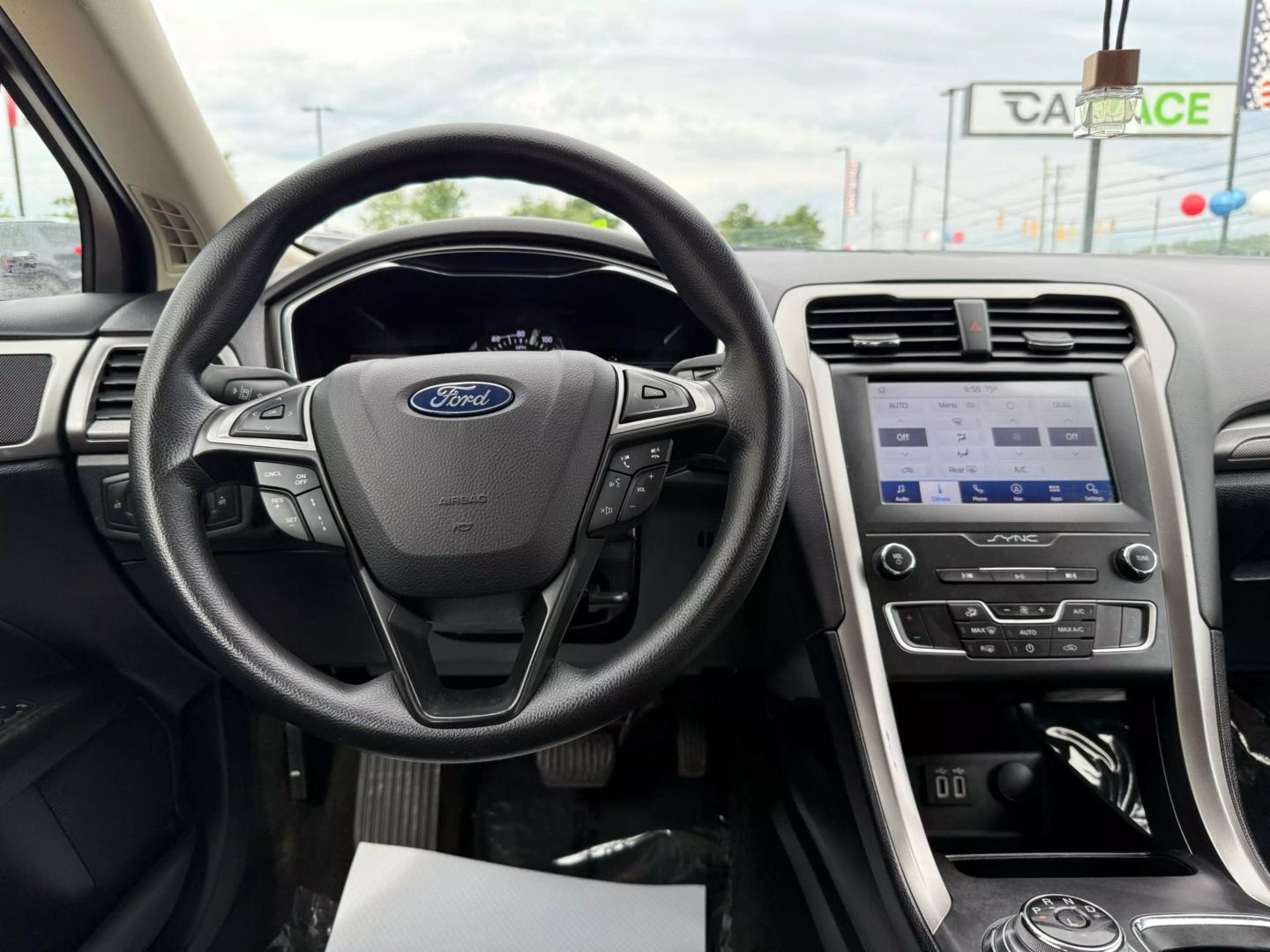 2020 Ford Fusion - Image 26