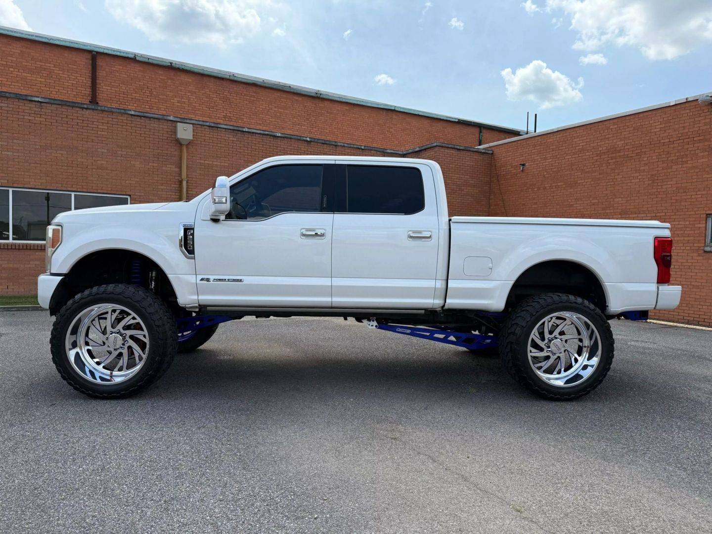 2017 Ford F250 Super Duty Crew Cab - Image 2