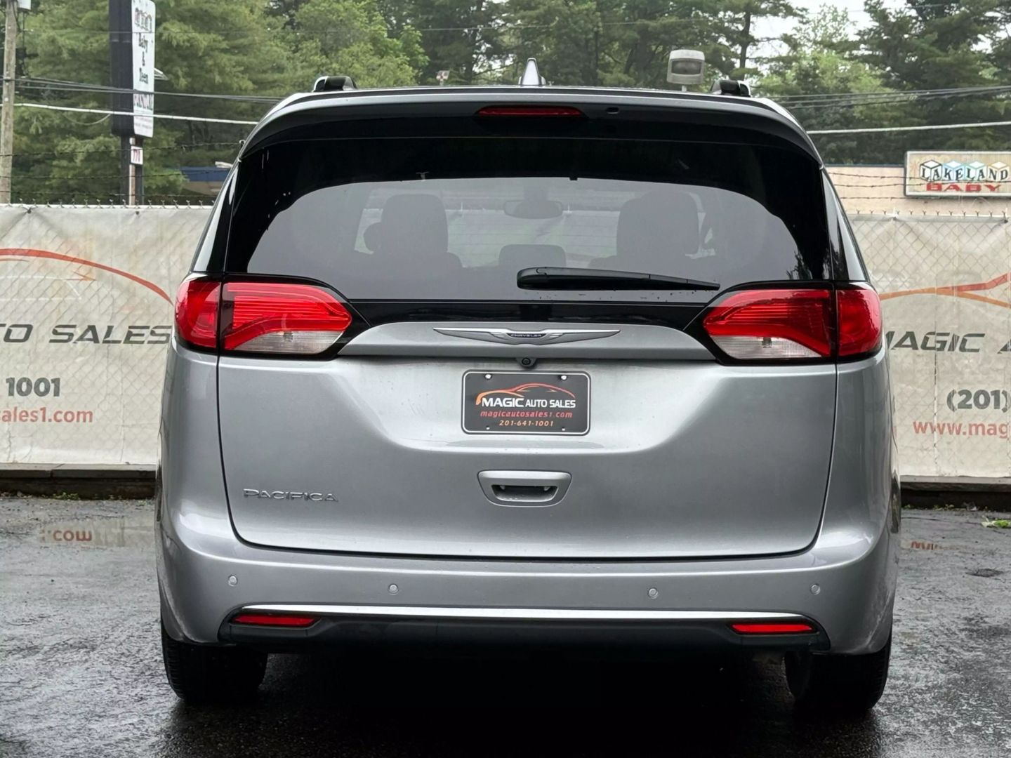 2019 Chrysler Pacifica - Image 10