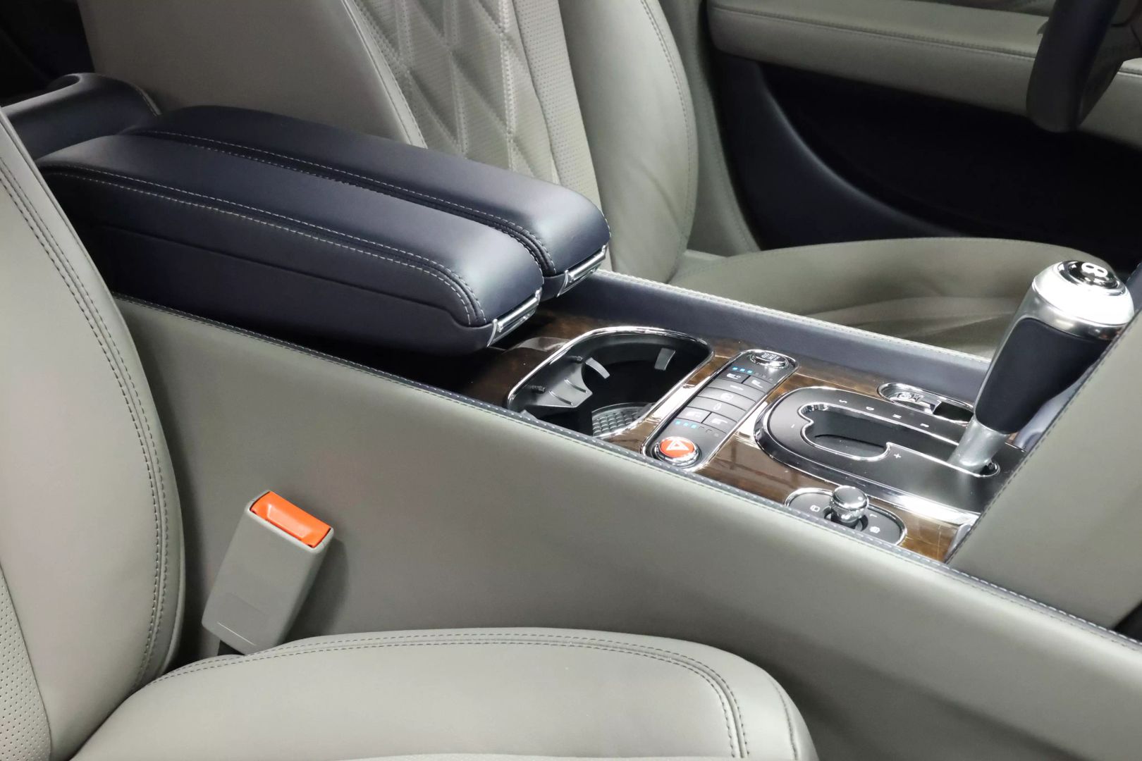 2016 Bentley Flying Spur - Image 95