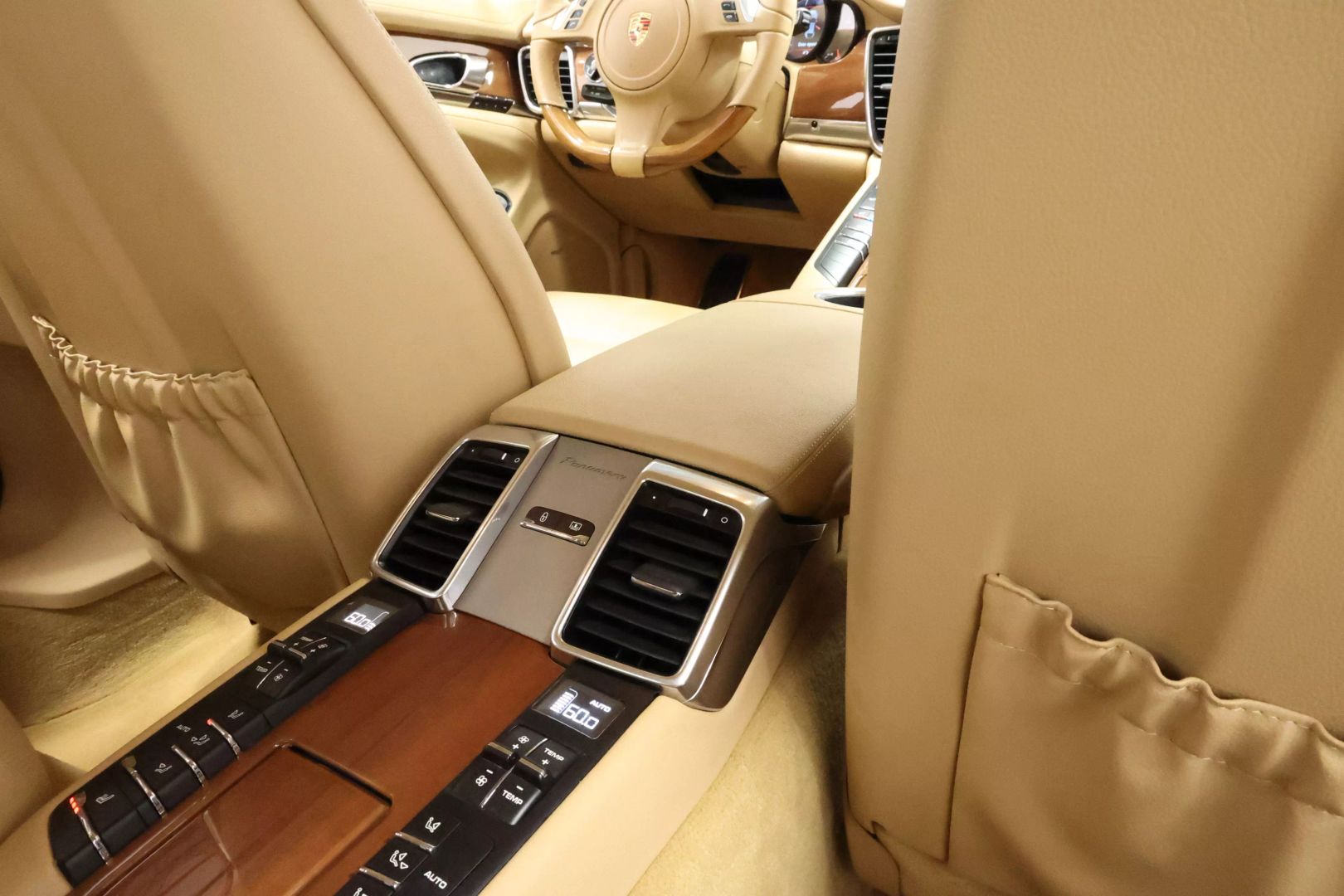 2014 Porsche Panamera - Image 95