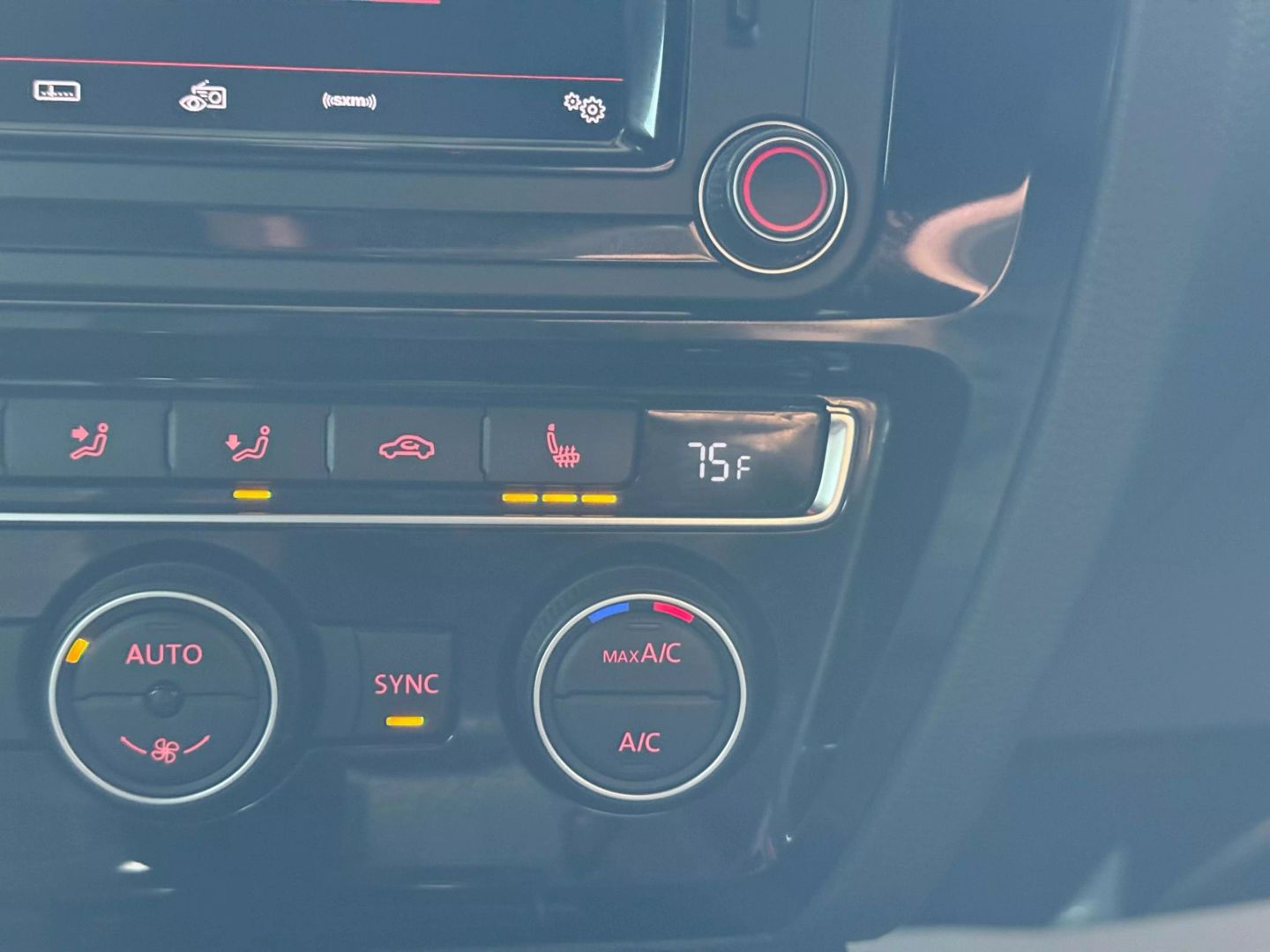 2017 Volkswagen Jetta - Image 30
