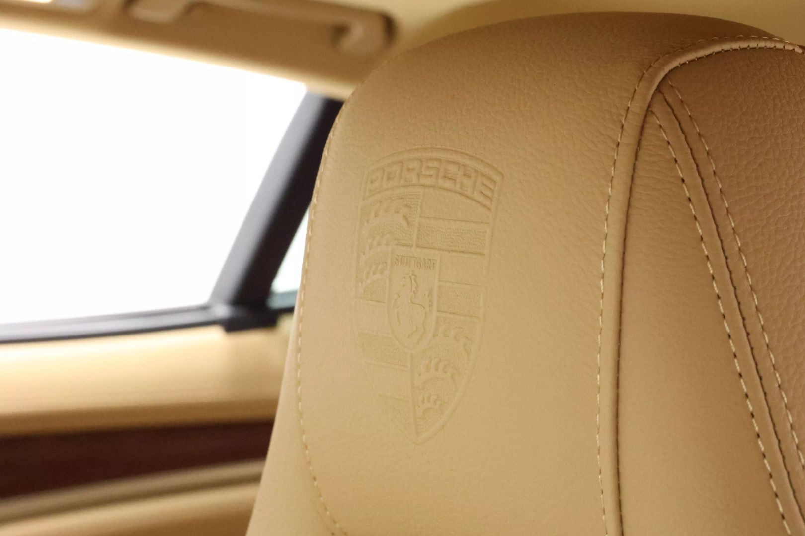 2014 Porsche Panamera - Image 20
