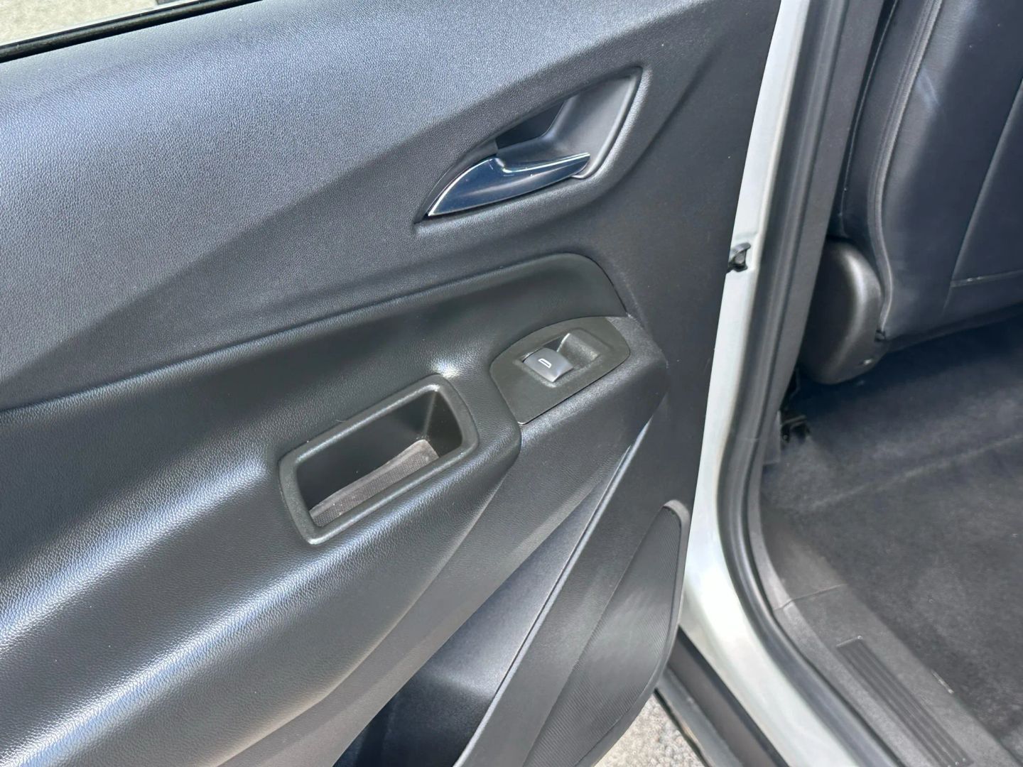 2021 Chevrolet Equinox - Image 15