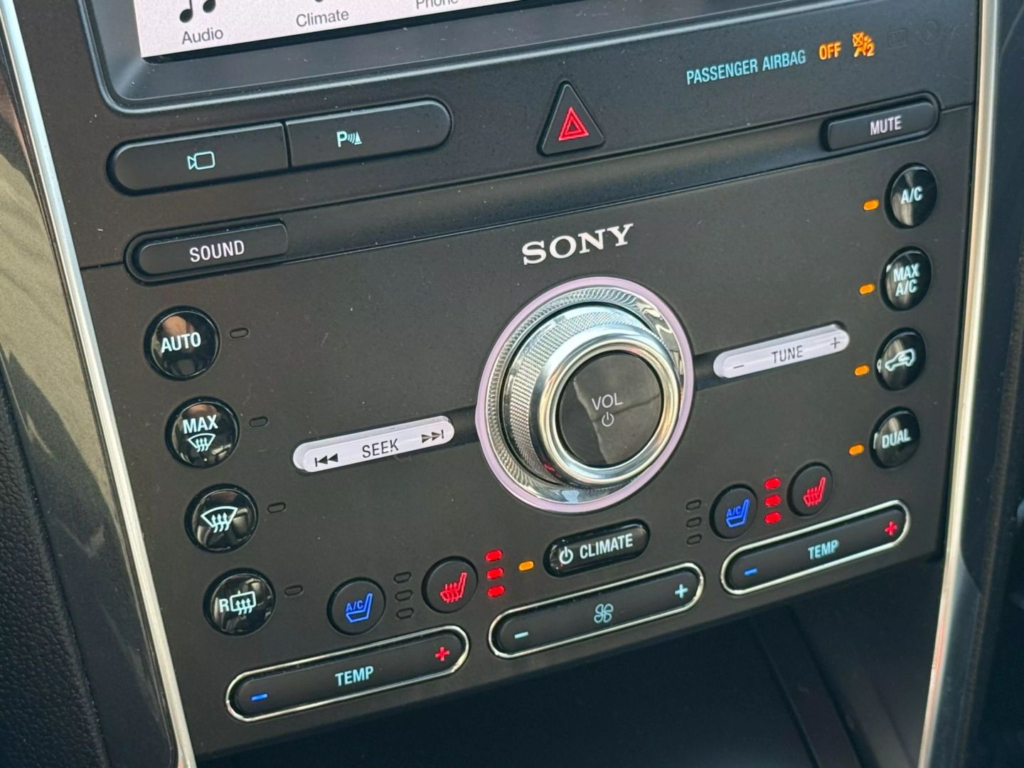 2019 Ford Explorer - Image 45