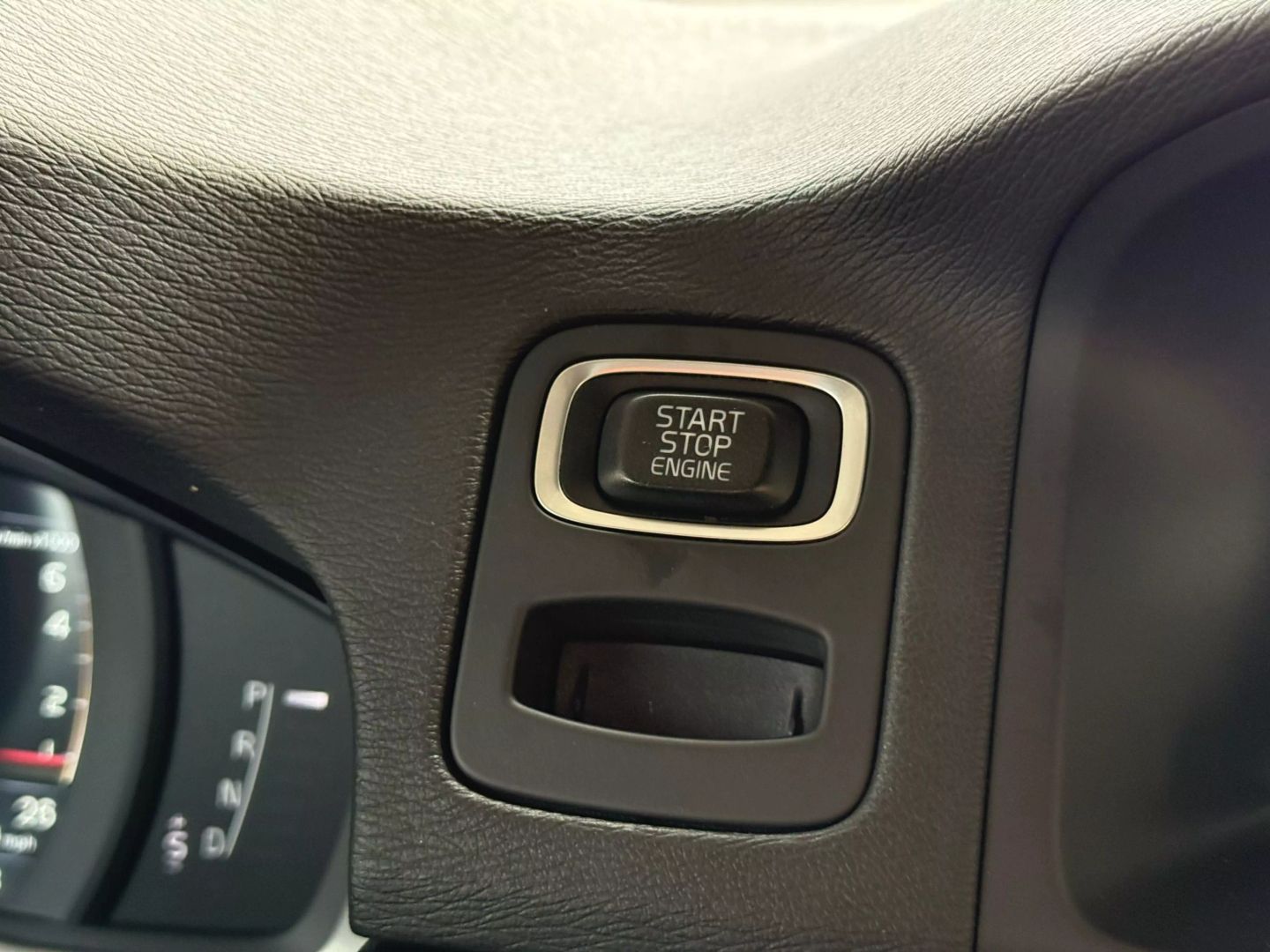 2016 Volvo Xc70 - Image 31