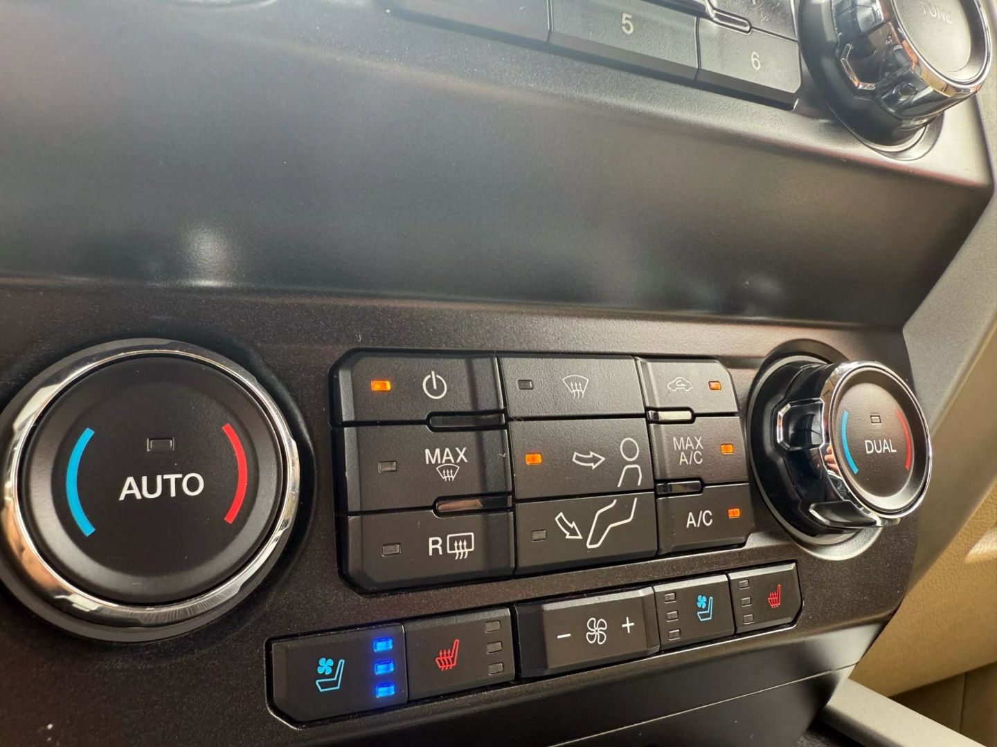 2021 Ford F250 Super Duty Crew Cab - Image 32